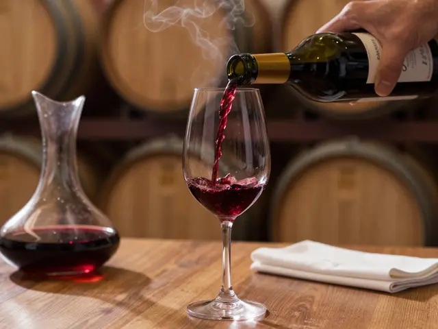 ¿Cuánto vino se sirve en una copa? La guía definitiva para no pasarte ni quedarte corto