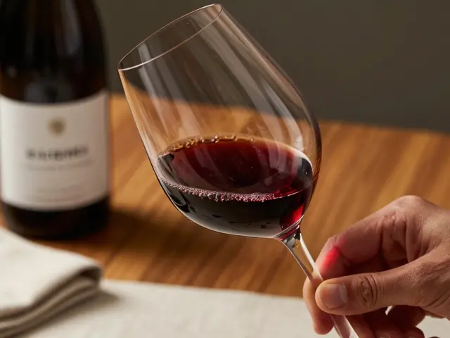 ¿Qué es una copa Riedel y por qué se usa en la cata de vinos?